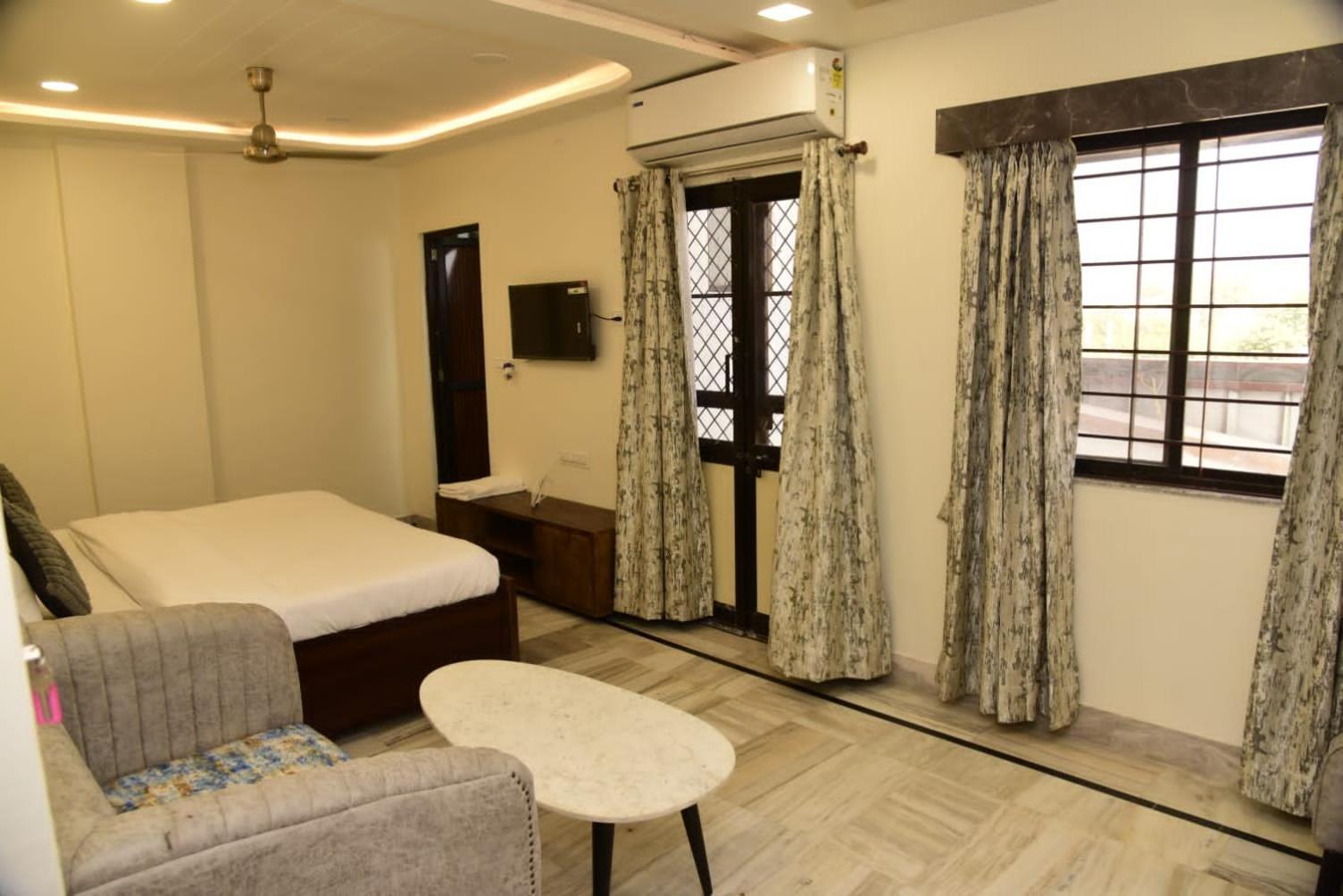 Holiday Out Hotel Jodhpur  Buitenkant foto